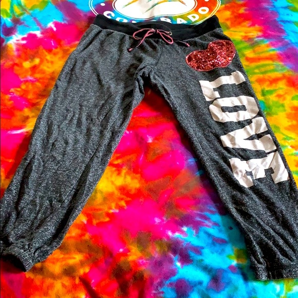 New boundaries Capri sweat pants